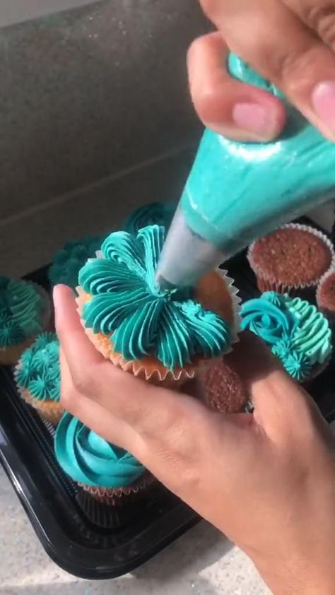 Colorful Cupcake piping techniques ideas [Video] | Cupcake cake designs, Cake decorating designs, Cake decorating techniques Cupcake Piping Techniques, Cupcake Piping, Cupcake Decorating Tips, Cake Piping, Piping Techniques, Buttercream Cake Decorating, Cupcake Cake Designs, Cake Decorating Piping, Creative Cake Decorating