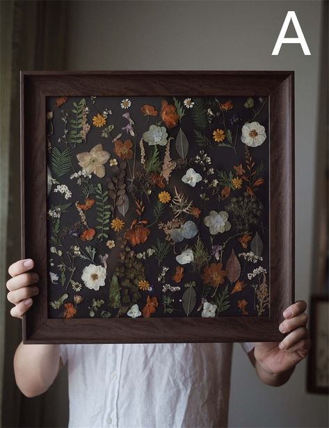 Floral Room Decor, Dried Flower Frame, Framed Botanical Art, Pressed Flowers Diy, Pressed Flowers Frame, Flower Picture Frames, Pressed Flower Crafts, Flowers Frame, Floral Room