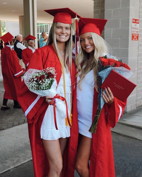 Graduation Pictures Red Cap And Gown, Red Graduation Aesthetic, Red Cap And Gown Graduation, Red Cap And Gown Graduation Outfit, 8th Grade Graduation Pictures, Red Cap And Gown, Red Graduation Gown, 2enior Ye4r, Red Graduation Cap