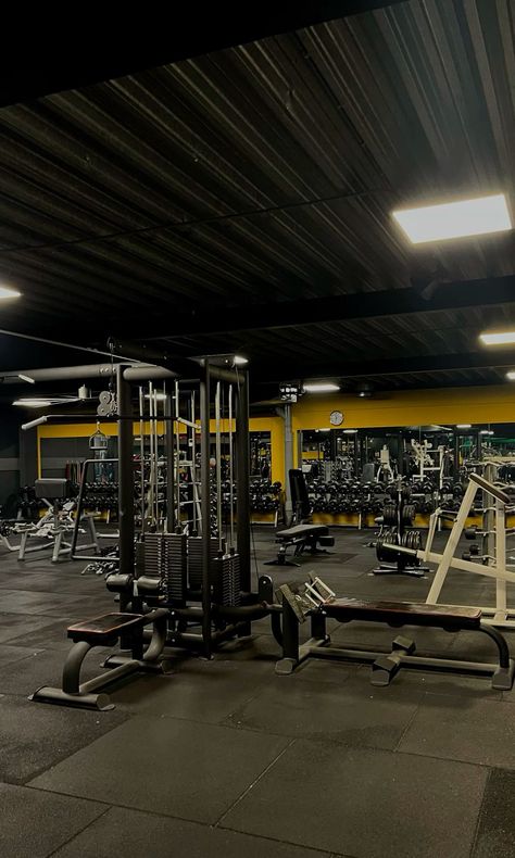 Gym Machines Aesthetic, Golds Gym Aesthetic, Gym Aesthetic Background, Gold Gym Aesthetic, Gym Cover Photos, Gym Background Aesthetic, Gym Aesthetic Weights, Gym Equipment Aesthetic, Aesthetic Wallpaper Gym