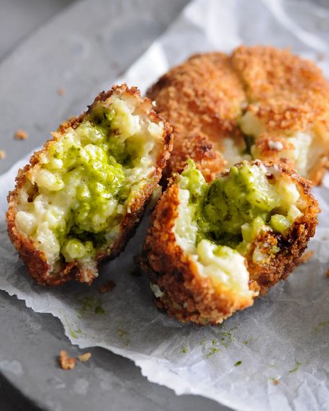 Vegan Arancini with Pesto and Mozzarella - School Night Vegan Vegan Arancini, Stuffed Rice Balls, Pesto And Mozzarella, Arancini Balls, Arancini Recipe, Vegan Appetizers Recipes, Vegan Mozzarella, Vegan Italian, Toasted Pine Nuts