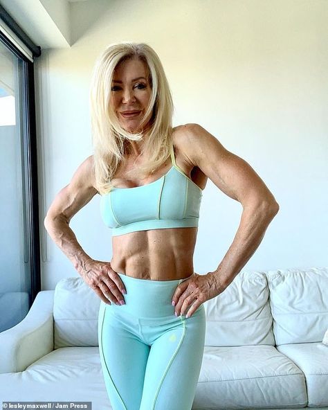 Super-fit grandmother, 64, gets mistaken for her 20-year-old granddaughter's SISTER Body Transformation Women, Beautiful Aged Women, 60 Year Old Woman, Fitness Vision Board, Never Too Old, Fitness Inspiration Body, Senior Fitness, Fitness Models Female, Fit Chicks