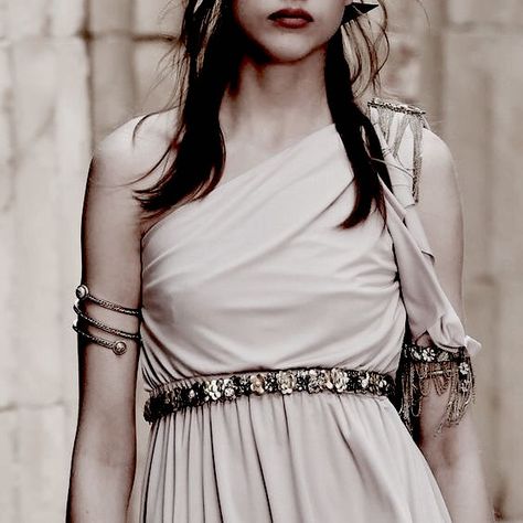 the princess walked alone . she was the queen , as she had so desperately craved to be , but for  what ? what did she have now ? a kingdom she  had never wanted ? all of her allies were dead , she could no longer walk hand in hand with those she loved . a queen ? yes . happy ? no . Hera Aesthetic, Greece Gods, Gods Aesthetic, Goddess Aesthetic, What What, Greek Myths, Greek Goddess, Hand In Hand, Greek Gods