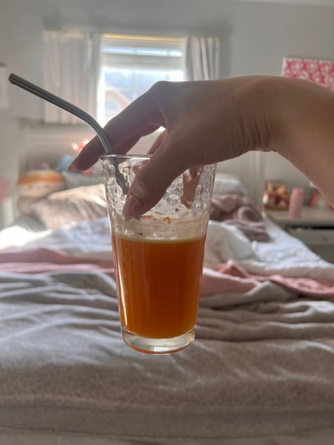 juice, healthy breakfast, carrots beet ginger and apple juice, fresh start, healthy food, smoothie Carrot Juice Aesthetic, Juice Aesthetic Fruit, Fruit Juice Aesthetic, Apple Juice Aesthetic, Breakfast Carrots, Juice Aesthetic, Juice Healthy, Morning Juice, Carrot And Ginger