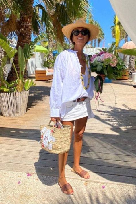 Summer Getaway Outfits, Caribbean Outfits, Beach Outfit Ideas, Mini Skirt Summer, Vacation Outfits Women, Cruise Fashion, Oversize Shirt, Skirt Summer, Lazy Outfits