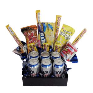 Arreglo con Cervezas y Botana Soda Can Cakes, Fathers Day Gift Basket, Surprise Birthday Decorations, Beer Box, Cake In A Can, Custom Business Signs, Mens Birthday Party, Diy Arrangements, Edible Arrangements