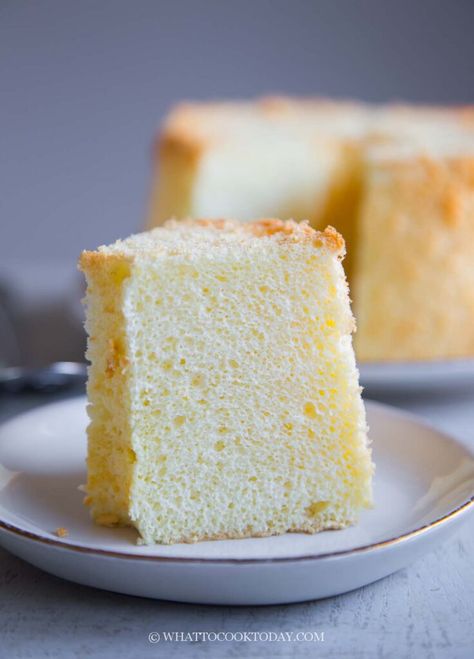 Soft and Fluffy Vanilla Chiffon Cake Vanilla Chiffon Cake Recipe, Vanilla Chiffon Cake, Asian Dinner Ideas, Easy Asian Dinner, Instant Pot Asian Recipes, Asian Recipes Easy, Instant Pot Asian, Cake Recipes Uk, Pandan Chiffon Cake