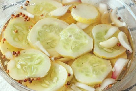 Lemon Cucumber Dill Pickles Lemon Cucumber Pickles, Lemon Cucumbers, Pickling Cucumbers Recipe, Cucumber Pickles, Pickles Recipe, Canning Pickles, Cucumber Dill, Lemon Cucumber, Refrigerator Pickles