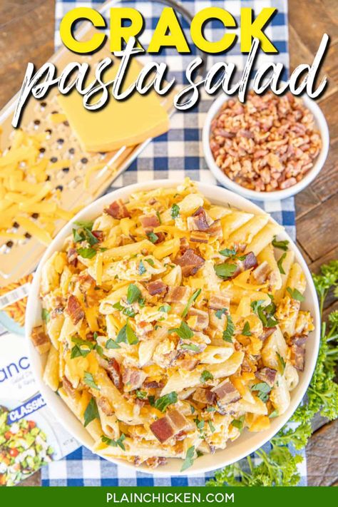 Crack Pasta Salad recipe – loaded with cheddar bacon and ranch. This stuff is seriously THE BEST! I could make a meal out of this pasta salad! Penne pasta, olive oil, buttermilk, mayonnaise, ranch dressing mix, bacon, cheddar cheese, and parsley. Makes a ton. Great for a potluck. Can easily half the recipe. We LOVE this easy and delicious side dish recipe! Camping Side Dishes Make Ahead Cold, Types Of Pasta Salad, Pasta Salad Simple, Fresh Pasta Salad, Salad Macaroni, Salad Simple, Ranch Pasta Salad, Easy Pasta Salad Recipe, Best Pasta Salad