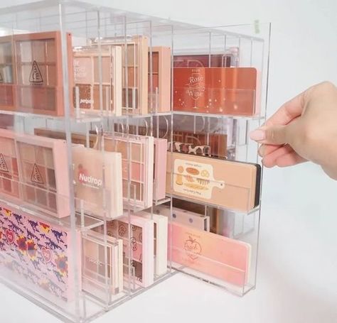 Makeup Rooms Luxury, Eyeshadow Organizer, Transparent Lipstick, Koleksi Makeup, Penyimpanan Makeup, Sweet Makeup, Kawaii Stationary, Alat Makeup, Kawaii Makeup