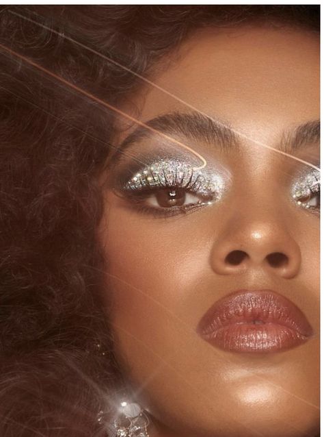 Disco Aesthetic 70s Makeup, 70s Groupie Makeup, 70s Black Makeup, 70’s Glam Makeup, Modern 60s Makeup, 70s Rockstar Makeup, 70 Makeup 1970s Make Up, Make Up Disco, 70 Makeup 1970s