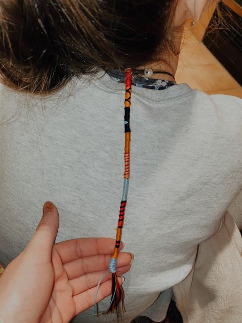 Hair wrap with desert themed colors! Perfect for that southwestern vibe. 🌵🌅 #hairwraps #desert #boho Hair Wraps Thread Curly Hair, Hair Wrap Ideas, String Hair Wraps, Thread Hair Wraps, Boho Hair Wrap, Hairstyles Beach, Creative Hair, Hippie Hair, Wrap Ideas