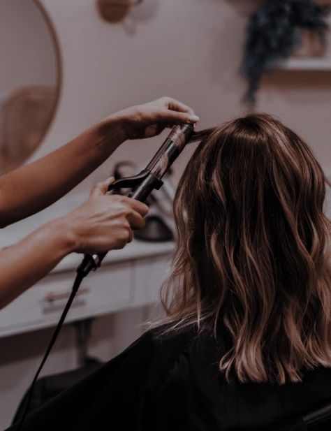 Aesthetic Cosmetology Pictures, Cosmetology Dream Board, Cosmetology Astetic, Cosmotology Pictures Aesthetic Hair, Hair Stylists Aesthetic, Hair Stylist Life Aesthetic, Cosmetology School Aesthetic Hair, Vision Board Cosmetology, Getting Hair Done Aesthetic