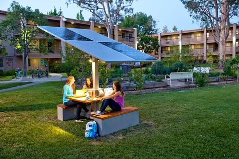 When Chapman University sought an opportunity for students to be exposed to solar at their school, they discovered Sunbolt solar workstations.  Interesting sustainability project! Picnic Table Design, Concrete Bench Outdoor, Solar Canopy, Outdoor Library, Solar Charging Station, Charging Table, Chapman University, Ing Civil, Solar Umbrella