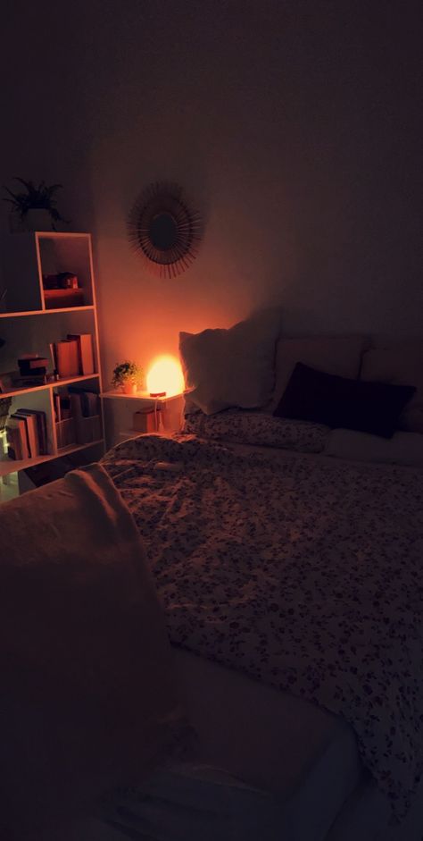 Gloomy Aesthetic Bedroom, Calm Room Aesthetic, Night Aesthetic Bedroom, Vibe Rooms, Cosy Room, Redecorate Bedroom, Room Design Bedroom, Dream Room Inspiration, Cozy Room