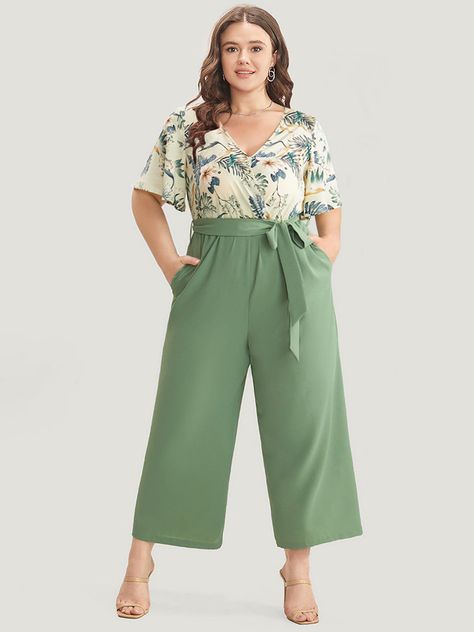 Summer Business Casual Outfits Plus Size, Plus Size Business Attire, Teacher Fits, Sage Green Floral, Style Moodboard, Pocket Jumpsuit, Business Casual Outfits For Women, Office Outfits Women, Floral Patchwork