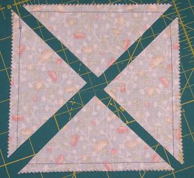 Shortcut Quilt Blocks, Hourglass Quilt Pattern, Sewing Squares, Half Square Triangle Quilts Pattern, Triangle Quilt Pattern, Quilt Blocks Easy, Quilt Tips, Sewing Patchwork, Missouri Star Quilt Company