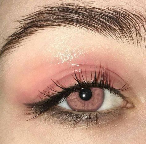 Matte Make Up, Makeup Ulzzang, Smink Inspiration, Makeup Hacks, Aesthetic Eyes, Holiday Makeup, Smokey Eyes, Make Up Looks, Pink Eyes