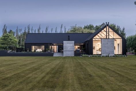 Ohoka House - O'Neil Architecture Modern Barn Style, Modern Barn House, Party Barn, Rural House, Modern Farmhouse Exterior, Shed Homes, Barn Style House, Modern Barn, Farmhouse Exterior