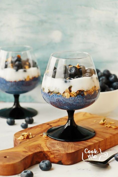 Butterfly Pea Recipe Food, Butterfly Pea Dessert, Blue Butterfly Pea Flower Recipes, Butterfly Pea Flower Recipe, Superfood Powders, Flower Desserts, Food Magic, Parfait Recipe, Butterfly Pea Tea