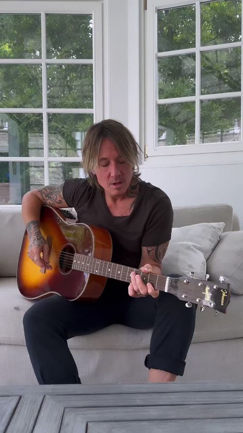 Keith Urban Videos, Keith Urban Latest Picture, Keith Urban Guitar, Keith Urban Songs, Keith Urban Concert, Blake Sheldon, Travis Tritt, Star Logo Design, Urban Legend