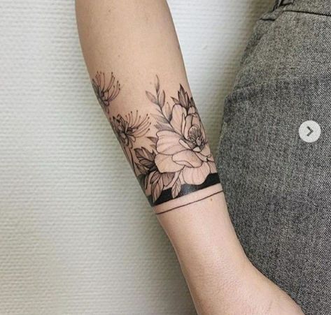 Coverup Wrist Tattoos For Women, Cover Up Tattoos For Women, Wrist Tattoo Cover Up, Around Arm Tattoo, Wrap Around Tattoo, Cuff Tattoo, Wrap Tattoo, Floral Tattoo Sleeve, Forearm Tattoo Women