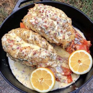 Lobster Tails with Lemon Butter Sauce Garlic Lobster, Lobster Recipes Tail, Lobster Tail, How To Cook Lobster, Lobster Meat, Artichoke Recipes, Lobster Recipes, Makanan Diet, Lobster Tails