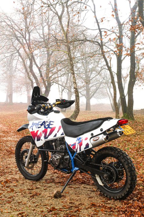 ’90s Rally Resto: Suzuki DR650 by RH Motorcycles – BikeBound 90s Rally, Suzuki Dirt Bikes, Rally Idea, Suzuki Dr650, Dr 650, Professional Surfers, Africa Twin, Surf Trip, Adventure Motorcycling