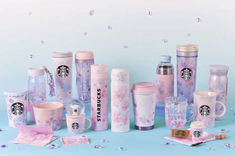 Starbucks Japan Rolled Out Beautiful Tumblers and Mugs For Cherry-Blossom Season Minuman Starbucks, Copo Starbucks, Starbucks Merchandise, Starbucks Bottles, Starbucks Japan, Cherry Blossom Theme, Starbucks Locations, Japan Spring, Starbucks Card