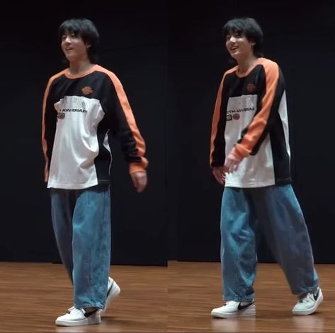 Jungkook Casual, Jungkook Dance Practice, Dance Practice Outfits, Jungkook Dance, Fashion Illustration Collage, Dance Outfits Practice, Bts Inspired Outfits, Bts Ot7, Practice Outfits