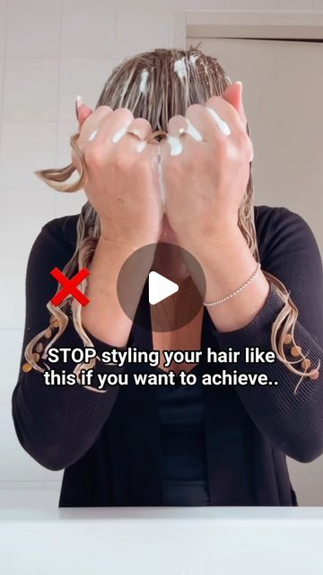 Curly Hair Style Tips on Instagram: "How I create quick & easy curls at the back with upside down styling?⤵️⁣⁣⁣
⁣⁣
Besides a good haircut are these things also important for me to create curls at the back:⁣⁣⁣
⁣⁣⁣
1️⃣brush away from my scalp⁣⁣⁣
2️⃣make sure hair is wet/soaking wet ⁣⁣⁣
3️⃣adding leave in with praying hands away from your scalp
4️⃣adding gel with scrunching ⁣
5️⃣scrunch side to side ⁣⁣⁣
⁣
If you follow these tips you will get great results at the back! ⁣

#healthyhairjourney #curlyhairroutine #curlyhaircare #hairtips #curls #naturalhair #wavyhair #curldefinition #curlycommunity #hairproblems #hairtransformation" Scrunch Curly Hair, How To Curl Wet Hair, How To Get My Curls Back, Get Curls Back, How To Get Curls Back, How To Get Curly Hair From Straight Hair, How To Get Your Curls Back, How To Make Straight Hair Curly, Wet Curly Hairstyles