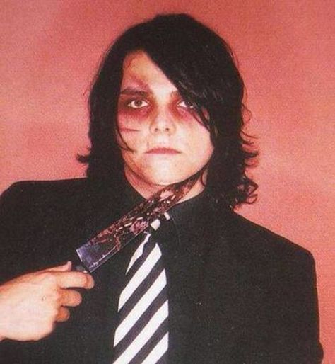 Revenge Era, Gerard Way, Revenge, Photo Shoot, Red Roses, Roses, Makeup, Hair, Make Up