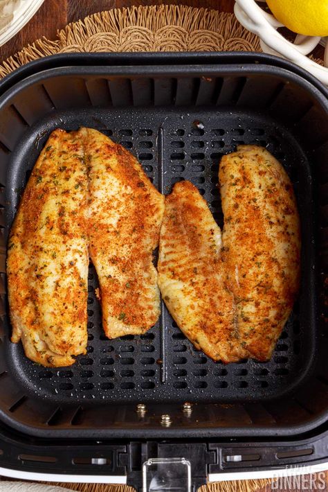 Airfryer White Fish, Air Fryer White Fish Recipes, Grouper Fish Recipes Air Fryer, Air Fryer Haddock Recipes, Air Fryer Grouper, Parasite Diet, Air Fryer White Fish, Healthy Fish Dinners, Healthy Tilapia