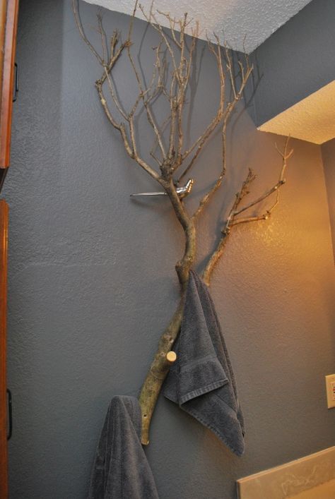 Cool Towel Rack Refresh Towels, Branch Ideas, Stick Jewelry, Rustic Towel Rack, Wooden Hooks, Towel Racks, Branch Decor, Downstairs Bathroom, Towel Rack Bathroom