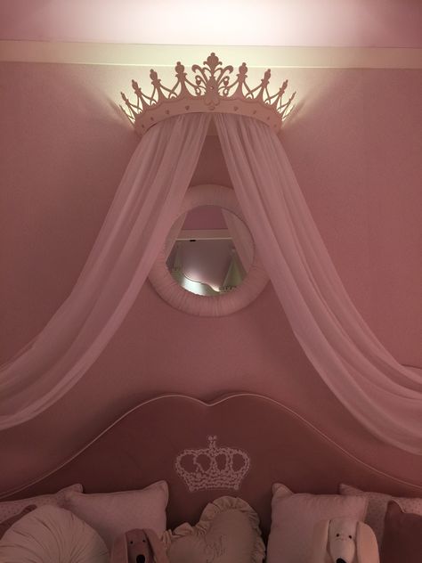 Crown Bed Design, Wall Teester Bed Crown, Bed Crown Ideas, Kids Canopy Bed Ideas, Crown Canopy Over Bed, Crown Bed Canopy, Princess Themed Room, Princess Room Ideas, Princess Themed Bedroom