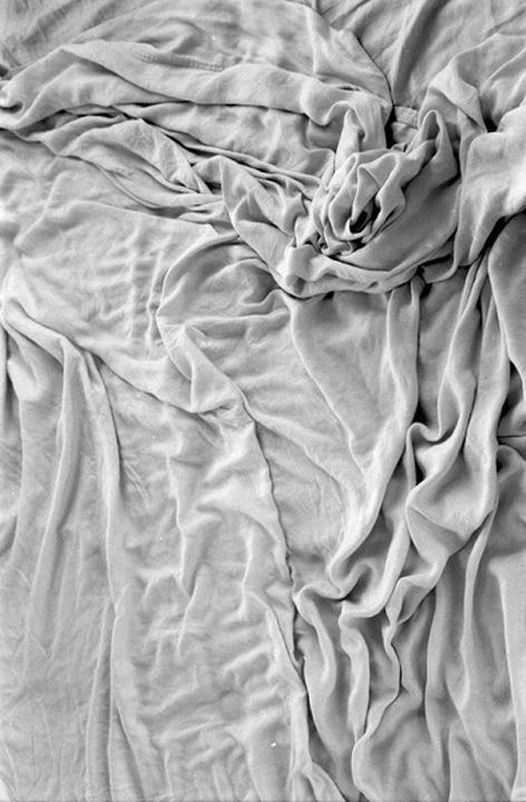 Creative texture, photography, pattern, mood, and lights image ideas & inspiration on Designspiration Unmade Bed, Grey Sheets, Black And White Photograph, Gray Aesthetic, 50 Shades Of Grey, Color Textures, Shades Of Grey, Textures Patterns, Color Inspiration