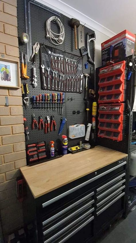 🔧 Garage Glory: Elevate Dad's domain with must-have gifts for his garage. From tools to gadgets, discover items that turn his garage into a haven of efficiency and style. #GarageGifts 🛠️🎁 Garage Work Station, Garage Gifts, Garage Workshop Layout, Garage Storage Inspiration, Man Garage, Garage Design Interior, Garage Organisation, Garage Workshop Organization, Workshop Layout