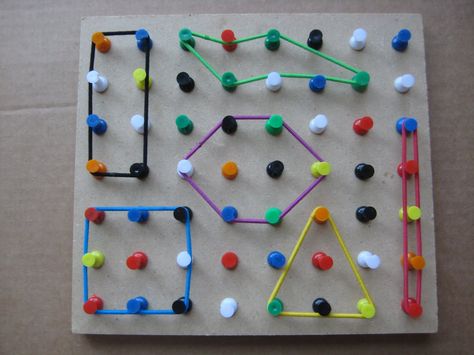 Make a geo board with thumb tacks and hair bands. Geo Board, Fine Motor Skills Activities, Motor Skills Activities, Math Activities Preschool, Skills Activities, Toddler Learning Activities, Fine Motor Activities, Preschool Learning Activities, Preschool Math