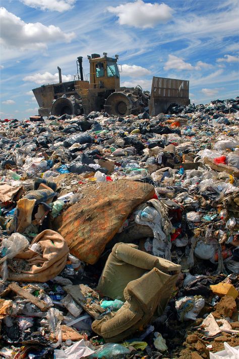 Landfill Aesthetic, Garbage Dump, Rubbish Photography, Garbage Core, Pollution Pictures, Pollution Environment, Non Biodegradable Waste Images, Garbage Pollution, Garbage In The Ocean