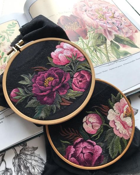 Sheer Embroidery, Clothes Embroidery Diy, Flower Machine Embroidery Designs, Embroidery Lessons, Floral Embroidery Patterns, Handmade Embroidery Designs, Hand Embroidery Projects, Hand Embroidery Flowers, Embroidery Flowers Pattern