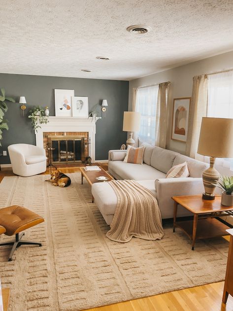 Sala Vintage, Sweet Gingerbread, Colorful Office, Boho Office, Apartment Vibes, Green Diy, Living Room Update, Mid Century Modern Living Room, Room Remodel