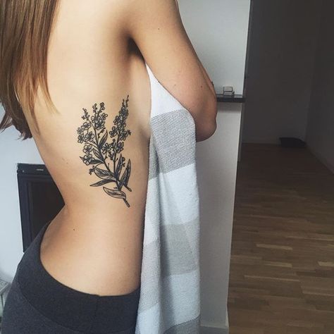 Forget me not, please Botanisches Tattoo, Wildflowers Tattoo, Flower Tattoo On Ribs, Famous Tattoos, Inspiration Tattoos, Side Tattoos, Large Tattoos, Piercings And Tattoos, Rib Tattoo