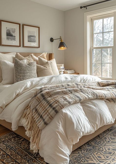 Bedroom Ideas Comfy Cozy, Bedroom Design Modern Farmhouse, New Home Theme Ideas, Different Bedroom Styles Interior Design, Bedroom Inspirations Master Clean, Country Modern Bedroom Ideas, Fancy Bedroom Ideas Classy, Clean Guest Bedroom Ideas, Light Tone Bedroom