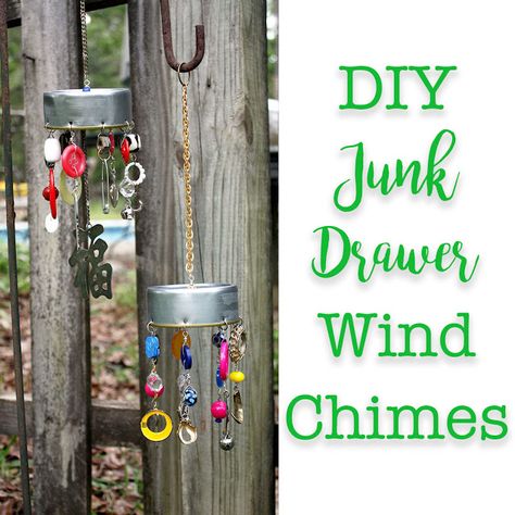 DIY Junk Drawer Wind Chimes.           Gloucestershire Resource Centre http://www.grcltd.org/home-resource-centre/ Tin Can Wind Chimes Diy, Tin Can Wind Chimes, Wind Chimes Ideas, Chimes Diy, Windchimes Diy, Pet Station, Wind Chimes Homemade, Key Crafts, Recycling Crafts