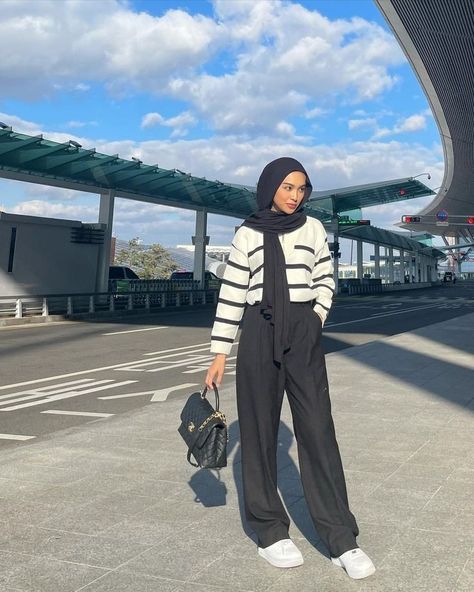 Hijab Business Casual, Hijabi Styles, Fesyen Islam, Hijab Fashion Summer, Estilo Hijab, Modest Casual Outfits, Street Hijab Fashion, Muslim Outfits Casual, Hijab Style Casual