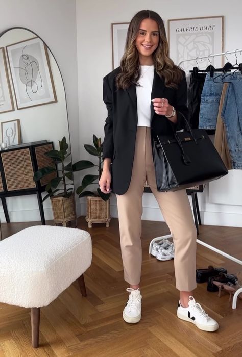 Veja Business Casual, Blue Gray Trousers Outfit, Casual Corporate Outfits For Women, Formal Beige Outfit, Architect Outfit Women Work, Camel Trousers Outfit Work, Normcore Outfit Women, Zara Outfits 2024 Spring, Comfy Corporate Outfits