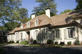 French Inspired Houses Contemporary Farmhouse Exterior, French Country Houses, French Provincial Home, Ranch Remodel, French Exterior, French Country House Plans, Classic House Exterior, French Style Homes, Ranch Style Homes