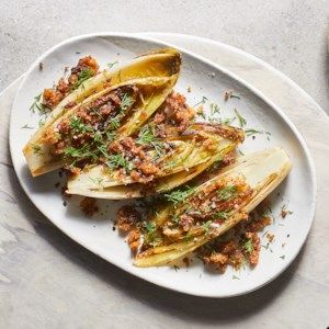 Healthier Sides, Endive Appetizers, Breadcrumbs Recipe, Braised Fennel, Fennel Recipe, Broccoli Side Dish, Endive Salad, Fennel Recipes, Parmesan Bread