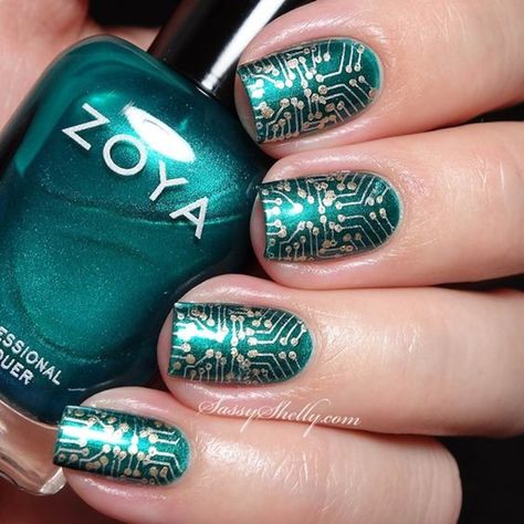 Circuit Nails, Futuristic Nail Art, Voyager Tattoo, Electric Nails, Nerdy Nails, Zoya Nail Polish, Stamping Nail Art, Nail Varnish, Beautiful Nail Art