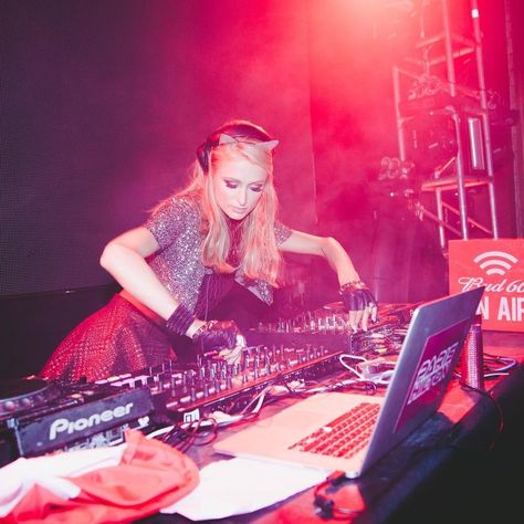 Paris Hilton: Models, Paris, Fashion, Chanel, Edm, Decks, Outfit